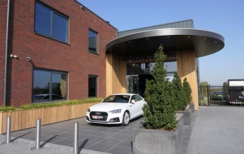 Binnen en buitenverbouwing Fastlane Exclusive Cars te Rucphen_17